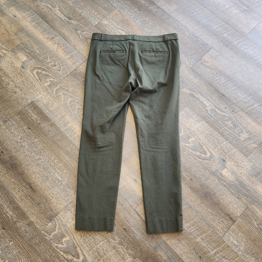 Cropped Pants - Picture 2 of 5
